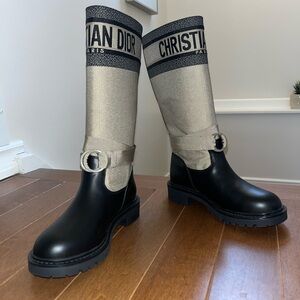Dior Women's Black and Cream Winter Boots